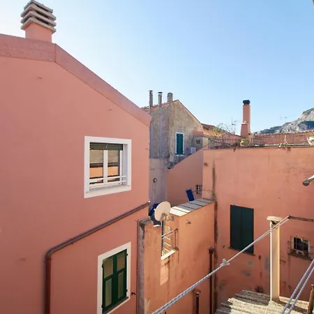 Casa Cici A 50 Mt Dal Mare Nel Budello Di Finale *