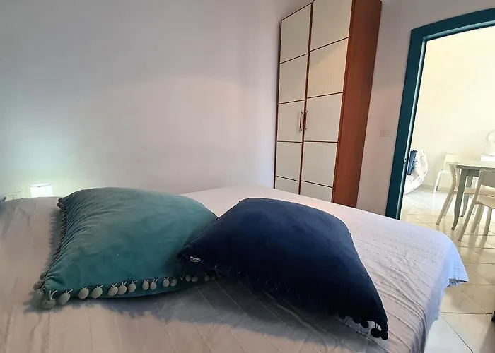 Casa Cici A 50 Mt Dal Mare Nel Budello Di Finale Finale Ligure