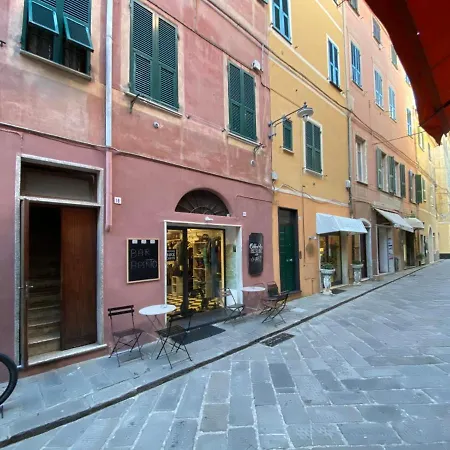 Apartment Casa Cici A 50 Mt Dal Mare Nel Budello Di Finale
